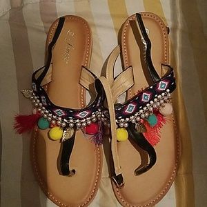 Size 10 flat sandles